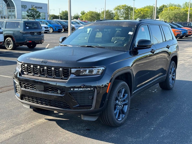 Jeep Grand Cherokee L Vehicle Full-screen Gallery Image 9