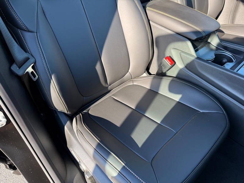 Jeep Grand Cherokee L Vehicle Full-screen Gallery Image 18