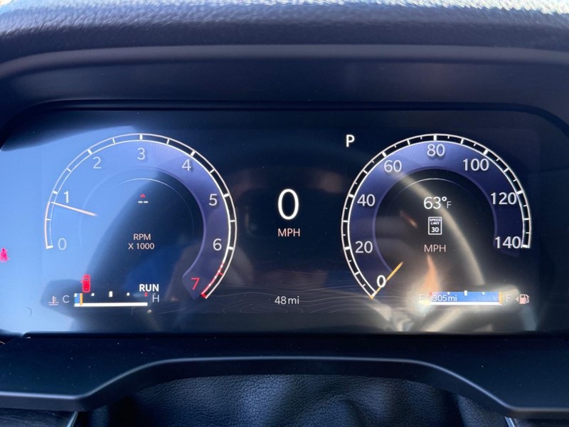 Jeep Grand Cherokee L Vehicle Full-screen Gallery Image 30