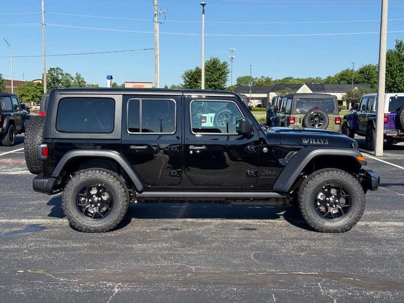 Jeep Wrangler Vehicle Full-screen Gallery Image 2