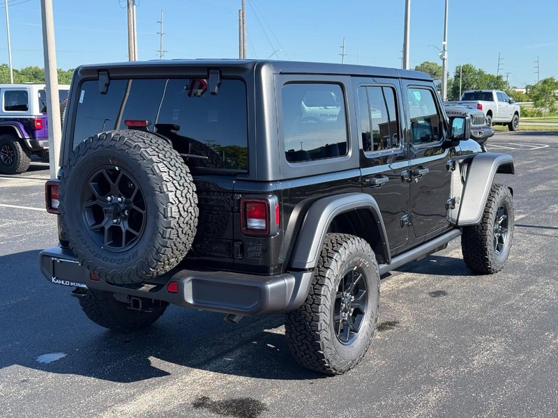 Jeep Wrangler Vehicle Full-screen Gallery Image 3