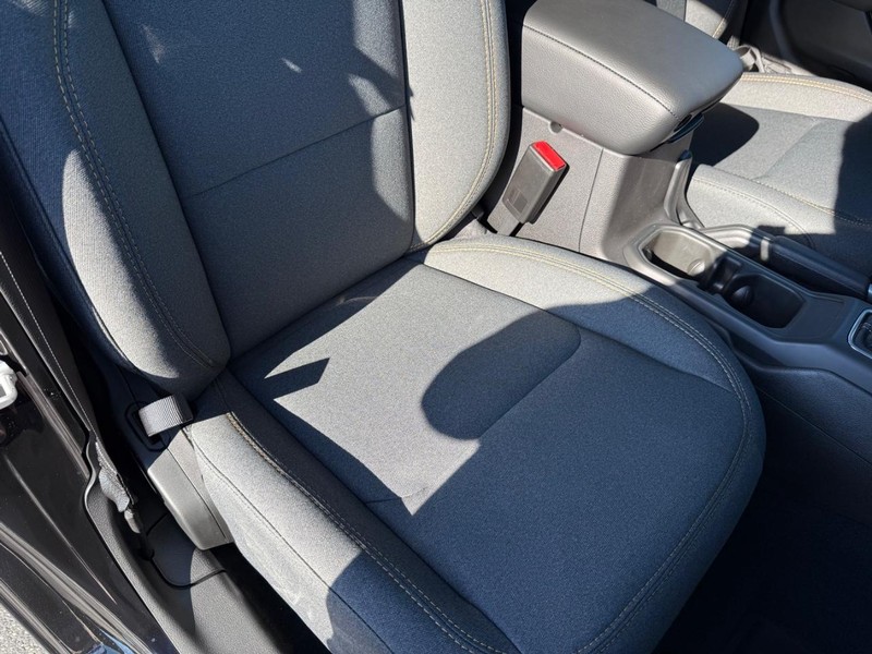 Jeep Wrangler Vehicle Full-screen Gallery Image 15