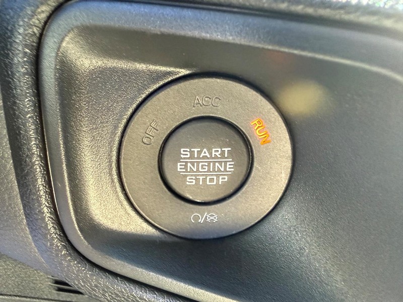 Jeep Wrangler Vehicle Full-screen Gallery Image 21