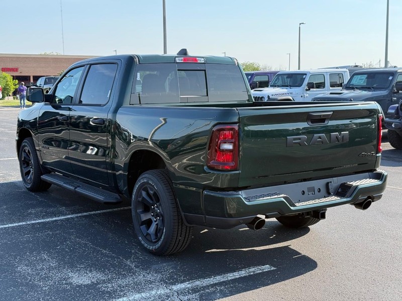 Ram 1500 Vehicle Full-screen Gallery Image 5
