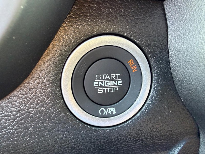 Ram 1500 Vehicle Full-screen Gallery Image 21