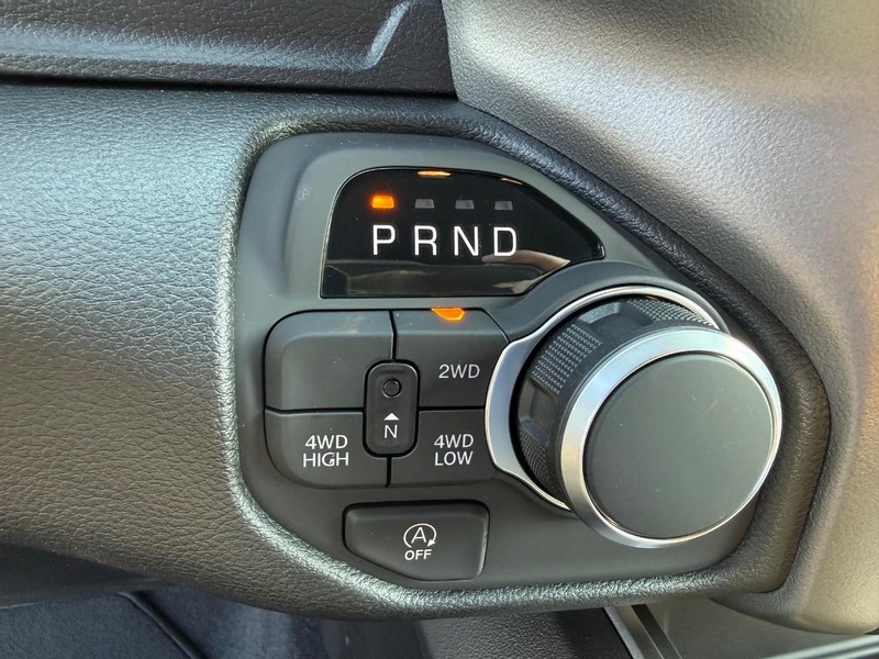 Ram 1500 Vehicle Full-screen Gallery Image 22