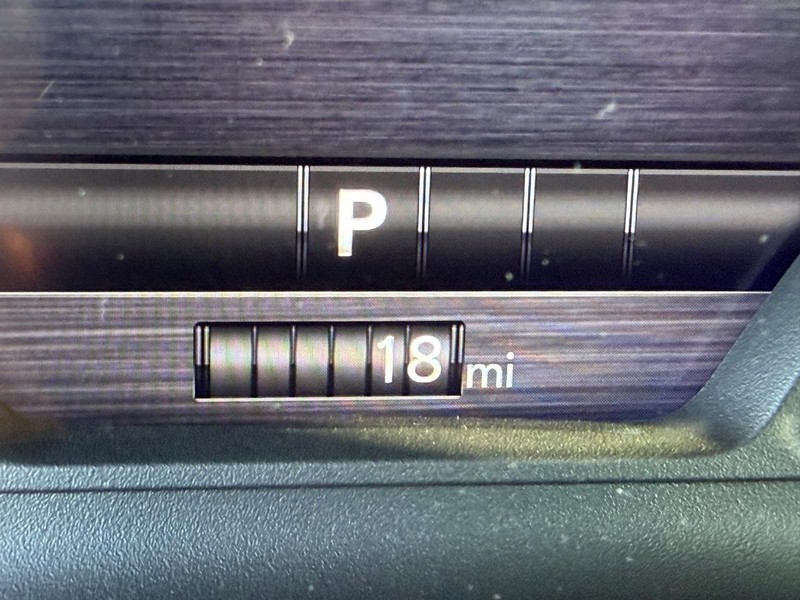 Ram 1500 Vehicle Full-screen Gallery Image 29