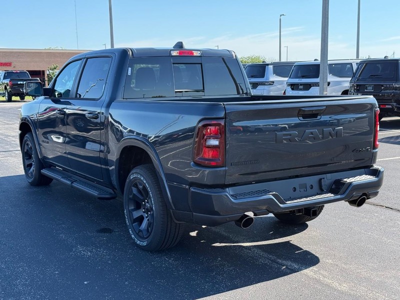 Ram 1500 Vehicle Full-screen Gallery Image 5