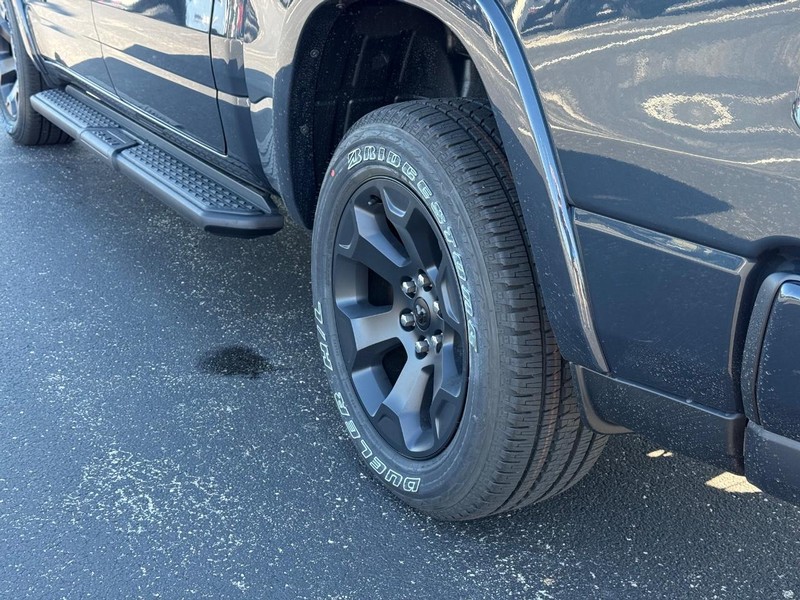 Ram 1500 Vehicle Full-screen Gallery Image 6