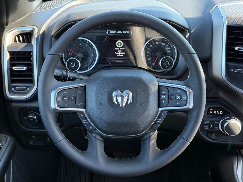 Ram 1500 Vehicle Full-screen Gallery Image 13