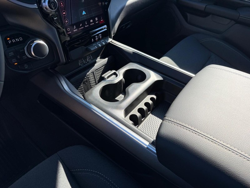 Ram 1500 Vehicle Full-screen Gallery Image 25