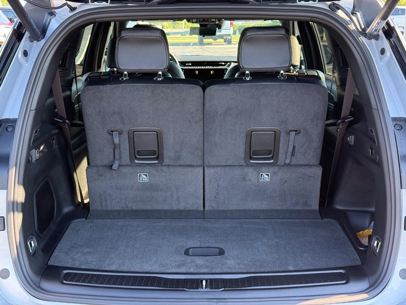 Jeep Grand Cherokee L Vehicle Full-screen Gallery Image 7