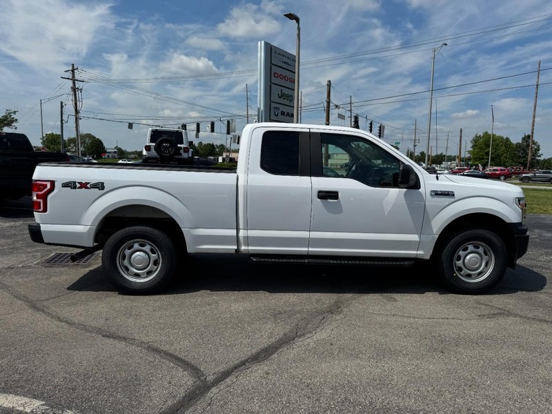 Ford F-150 Vehicle Full-screen Gallery Image 2