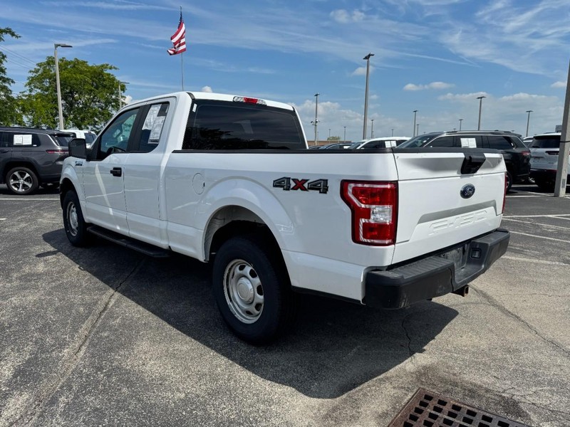 Ford F-150 Vehicle Full-screen Gallery Image 5