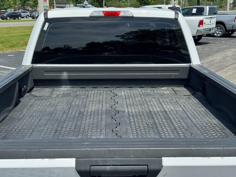 Ford F-150 Vehicle Full-screen Gallery Image 7