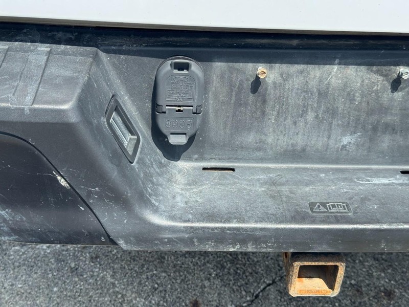 Ford F-150 Vehicle Full-screen Gallery Image 8