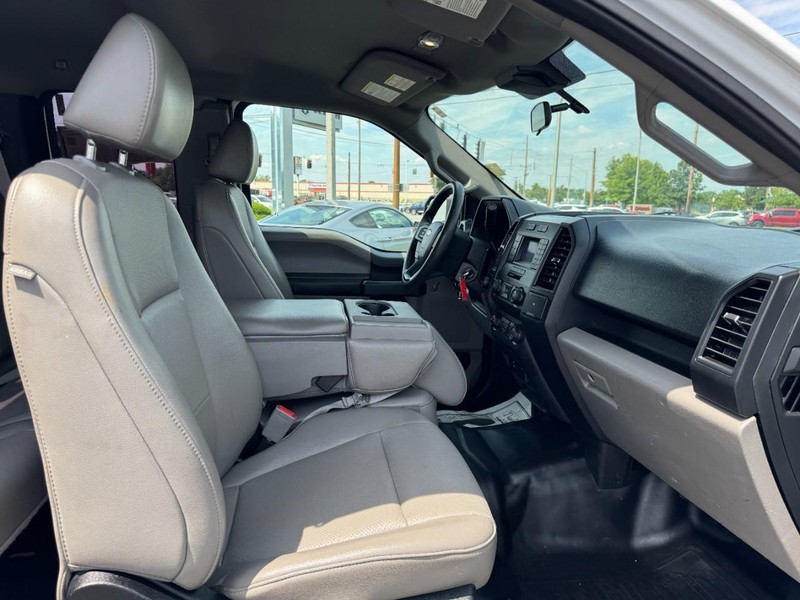 Ford F-150 Vehicle Full-screen Gallery Image 15