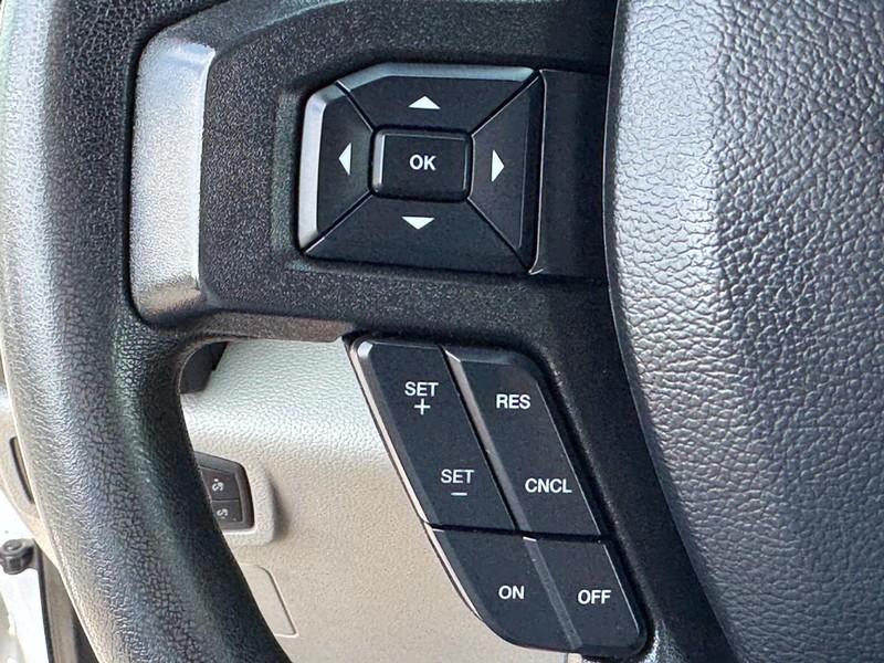 Ford F-150 Vehicle Full-screen Gallery Image 21