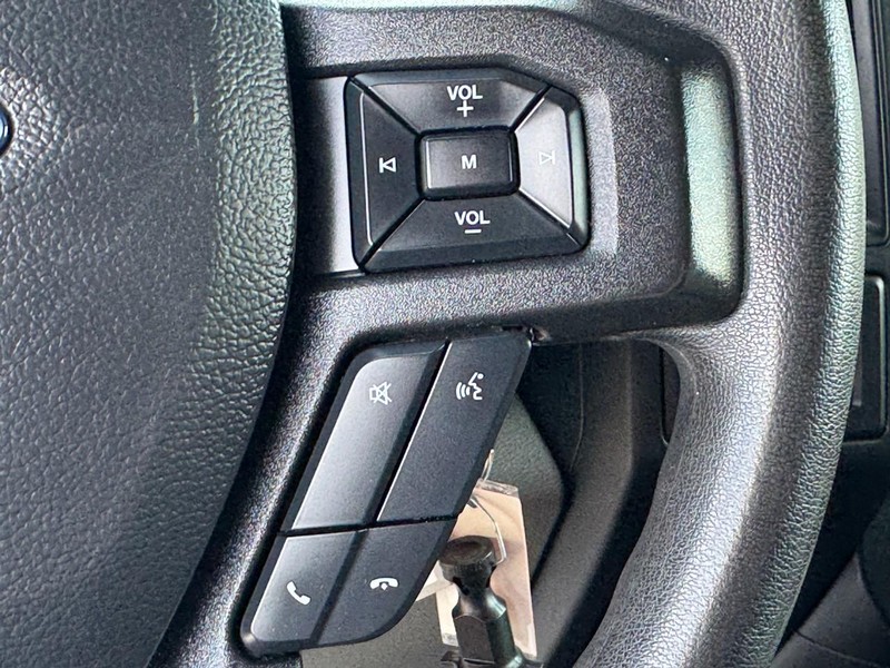 Ford F-150 Vehicle Full-screen Gallery Image 22