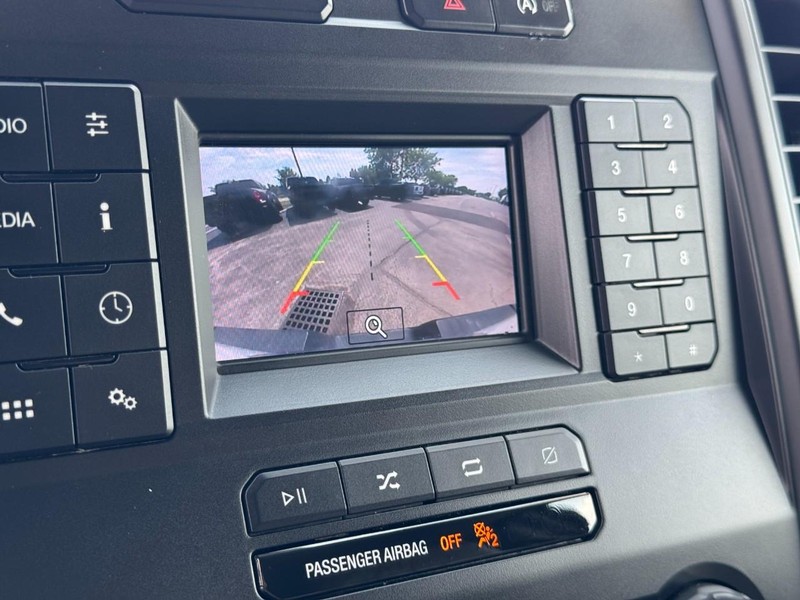 Ford F-150 Vehicle Full-screen Gallery Image 25