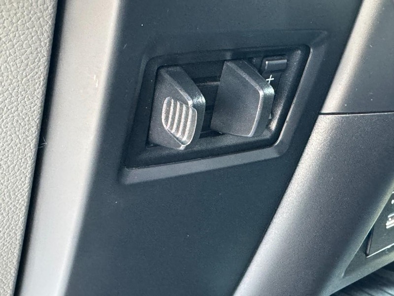 Ford F-150 Vehicle Full-screen Gallery Image 28