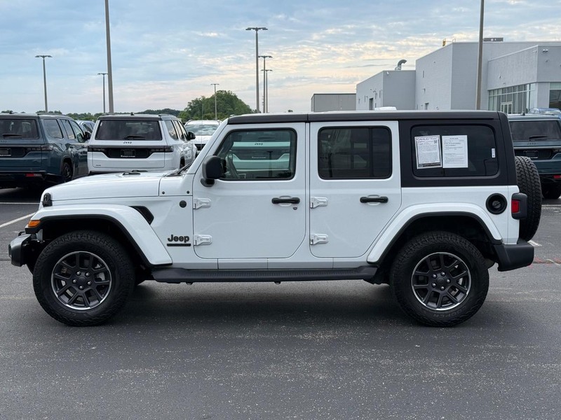 Jeep Wrangler Vehicle Full-screen Gallery Image 8