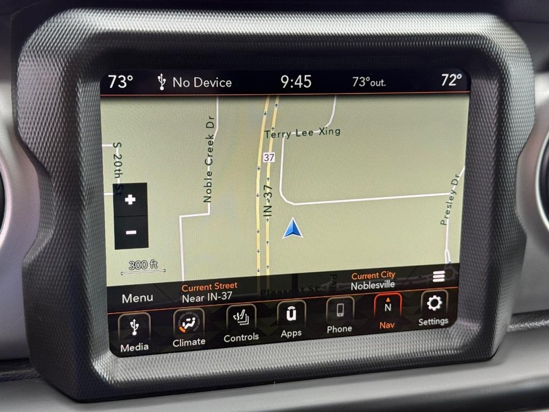 Jeep Wrangler Vehicle Full-screen Gallery Image 24