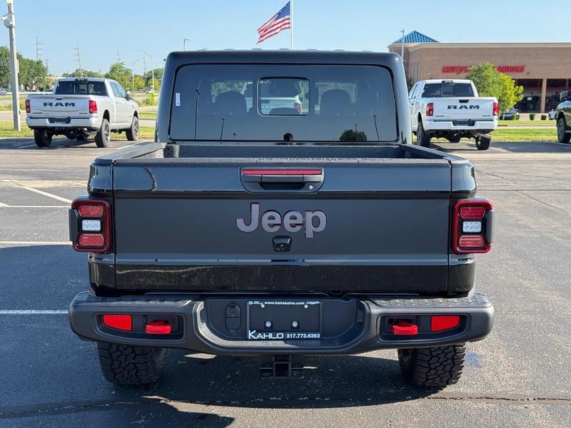 Jeep Gladiator Vehicle Full-screen Gallery Image 4
