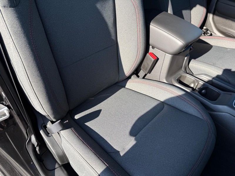 Jeep Gladiator Vehicle Full-screen Gallery Image 15