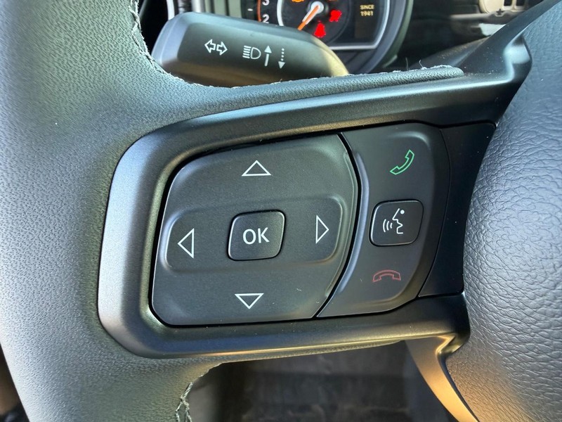 Jeep Gladiator Vehicle Full-screen Gallery Image 19