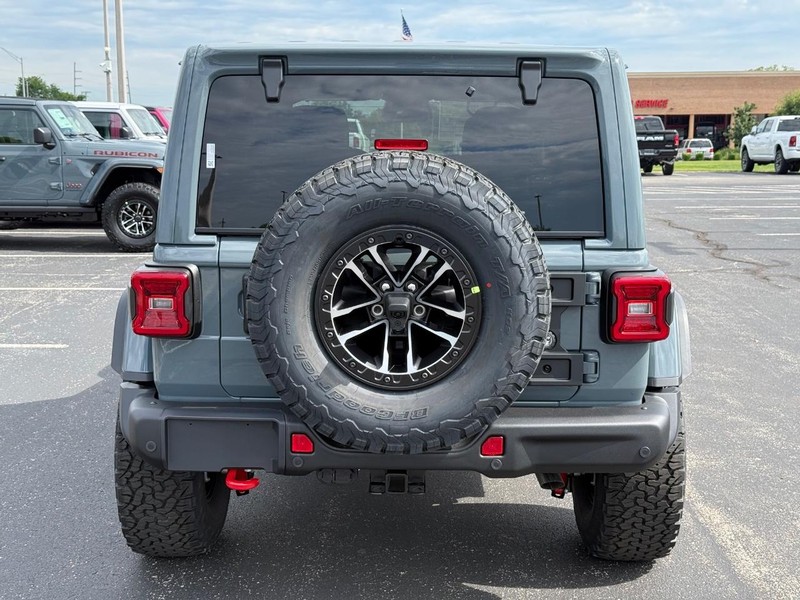 Jeep Wrangler Vehicle Full-screen Gallery Image 4