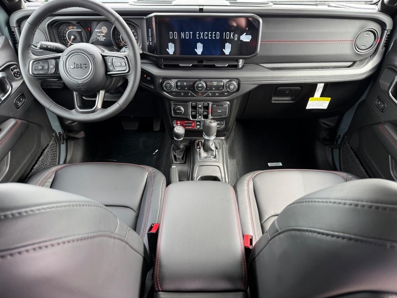 Jeep Wrangler Vehicle Full-screen Gallery Image 13