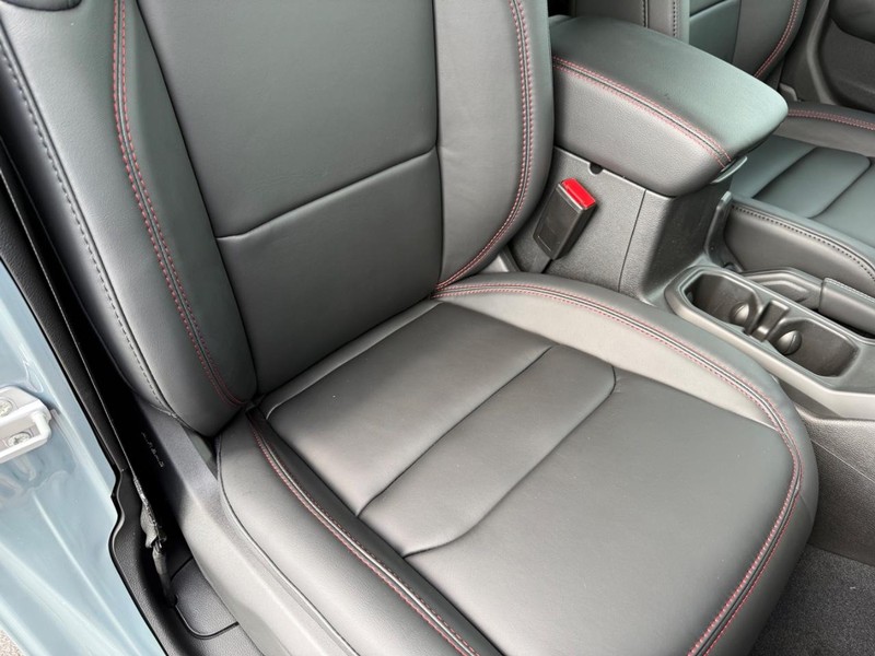 Jeep Wrangler Vehicle Full-screen Gallery Image 16
