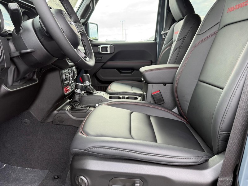 Jeep Wrangler Vehicle Full-screen Gallery Image 18