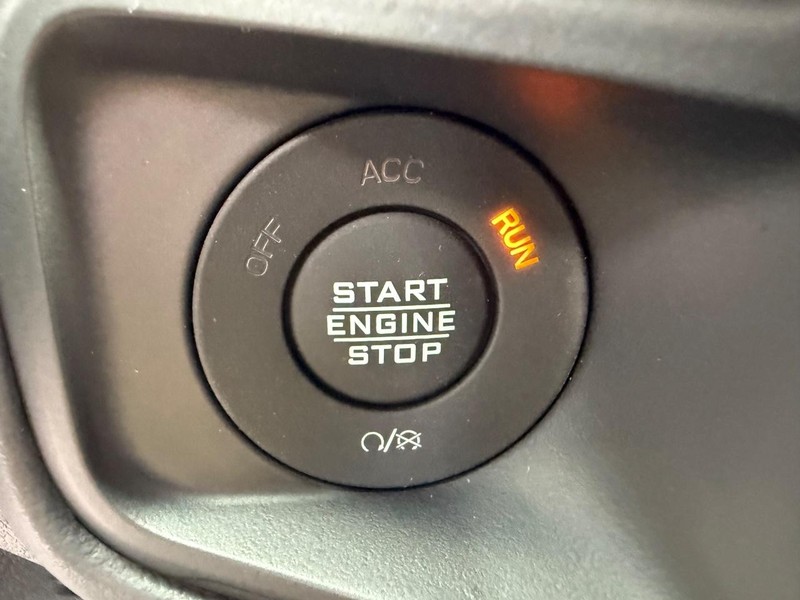 Jeep Wrangler Vehicle Full-screen Gallery Image 22