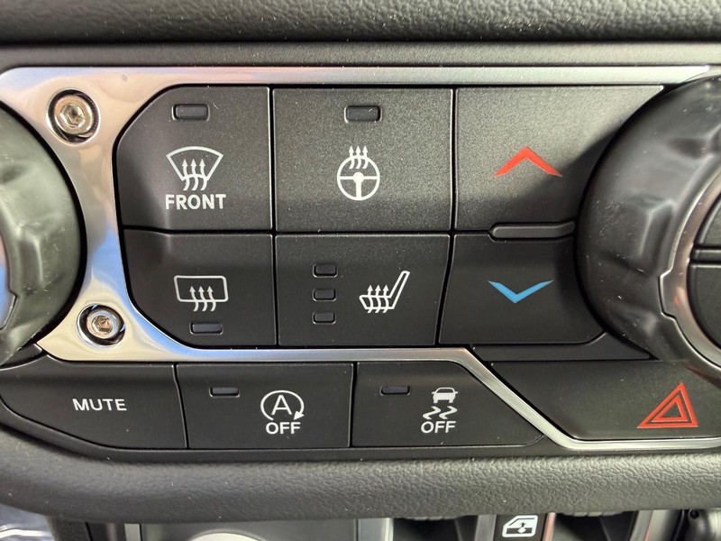 Jeep Wrangler Vehicle Full-screen Gallery Image 23