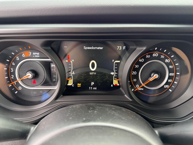 Jeep Wrangler Vehicle Full-screen Gallery Image 29