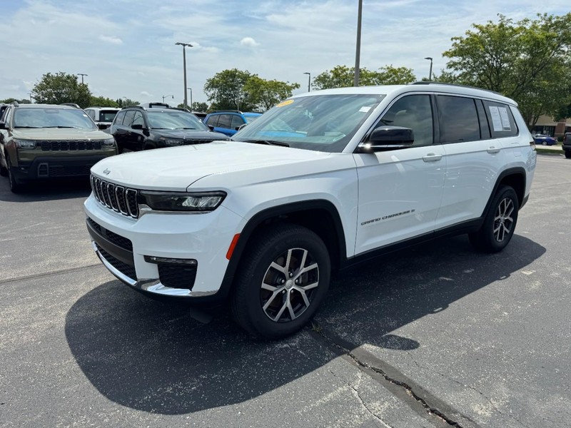 Jeep Grand Cherokee L Vehicle Full-screen Gallery Image 7