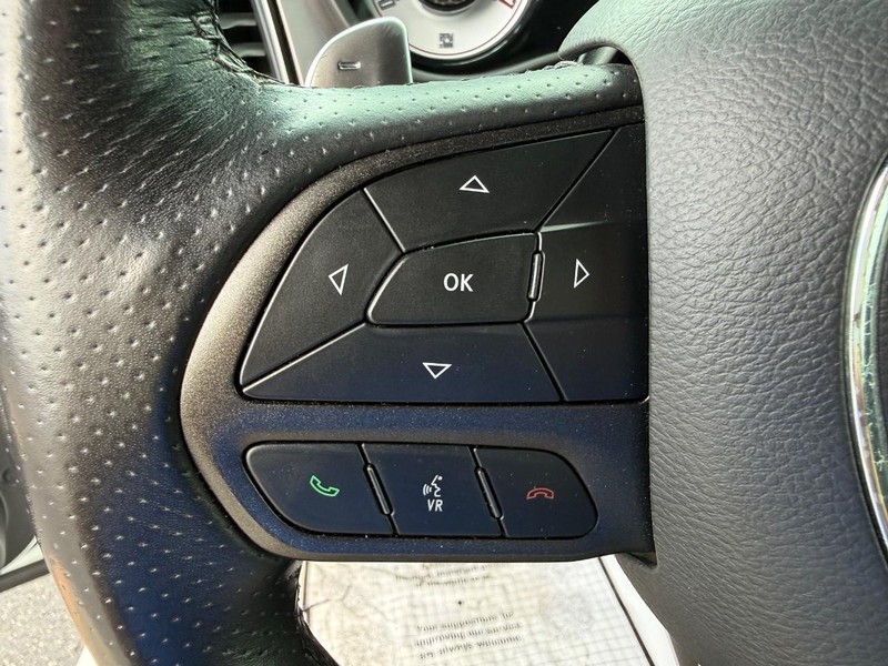 Dodge Challenger Vehicle Full-screen Gallery Image 18