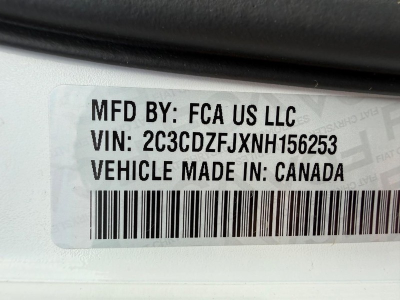 Dodge Challenger Vehicle Full-screen Gallery Image 30