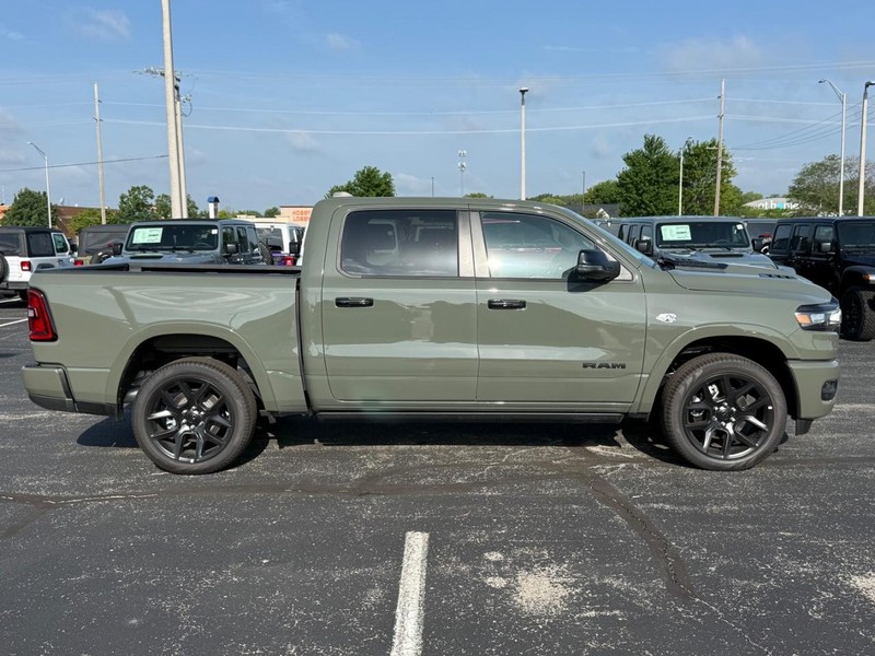 Ram 1500 Vehicle Full-screen Gallery Image 2