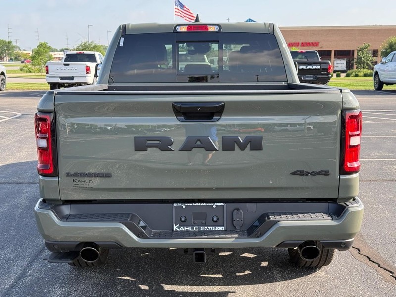 Ram 1500 Vehicle Full-screen Gallery Image 4