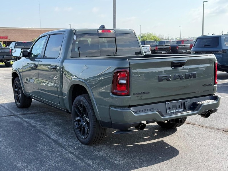 Ram 1500 Vehicle Full-screen Gallery Image 5