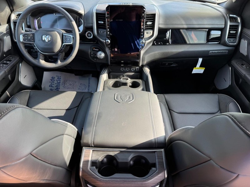 Ram 1500 Vehicle Full-screen Gallery Image 12