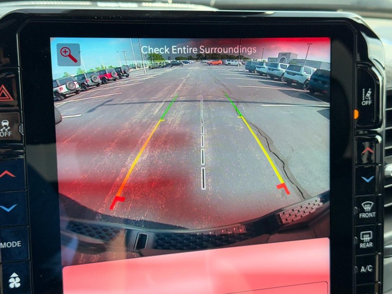 Ram 1500 Vehicle Full-screen Gallery Image 24