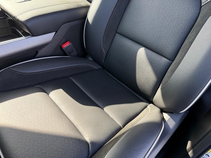 Ram 1500 Vehicle Full-screen Gallery Image 29