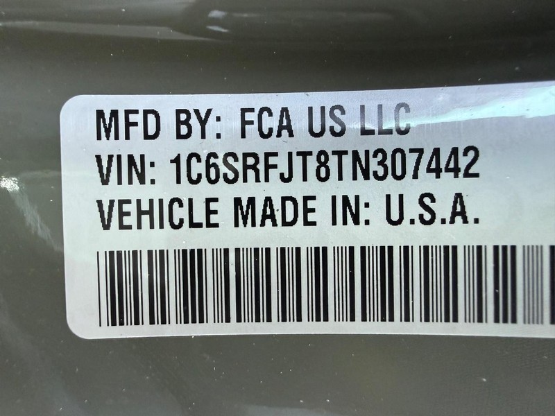 Ram 1500 Vehicle Full-screen Gallery Image 30