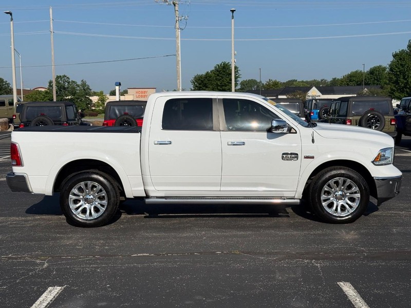 Ram 1500 Vehicle Full-screen Gallery Image 2