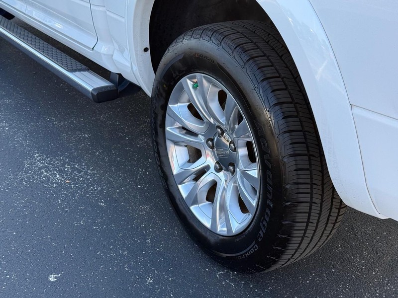 Ram 1500 Vehicle Full-screen Gallery Image 6