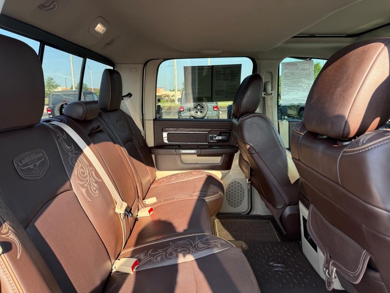 Ram 1500 Vehicle Full-screen Gallery Image 10